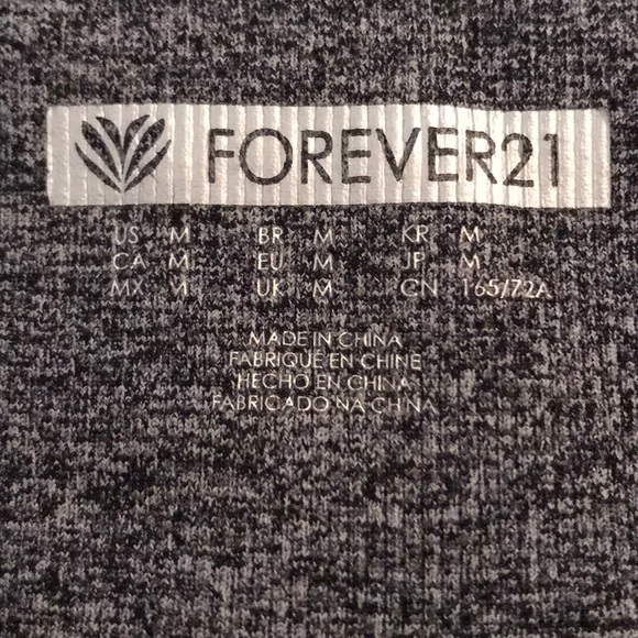 Striped Capri Active Leggings - Picture 5 of 5